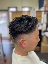 レヴィゼ&nbsp;極道風大人かっこいいパーマソフトツーブロックショート