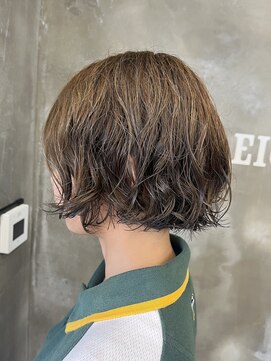 エイト チャタン 沖縄北谷店(EIGHT chatan) (北谷) カーキベージュ×ボブパーマでつくる大人ニュアンスヘア