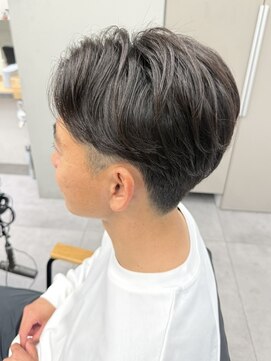 トリッカ シブヤ(TRICCA SHIBUYA) メンズカットパーマアップバングスパイキーフェザー毛流れ渋谷