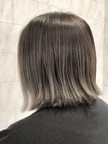 シェリール(CHERiR)&nbsp;オリーブグレージュ×外ハネショート切りっぱなしボブ髪質改善