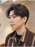 メンズセンターパート・毛流れパーマ・刈り上げ・ビジネスマン