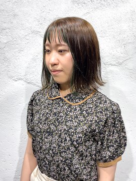 ボウ(BEAU) チラ見せが可愛いインナーカラーは緑が旬!カジュアル外ハネボブ