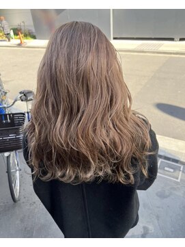 プラグ バイ ネオリーブ(plug by neolive) ミルクティーベージュ　ブリーチ　ハイトーン　J