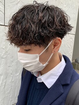 フィフスワン(fifth one) 波巻きパーマツイストスパイラルパーマメンズマッシュパーマ