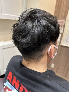 ヘアーズロー(hair's LOWE) メンズショートスタイル　刈り上げ　黒髪　ビジネスOK