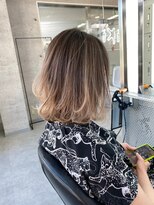 イキ 表参道(iki omotesando)&nbsp;モード/無造作ウェーブ/大人ガーリー[表参道駅]