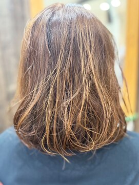 ヘアーハピネス ハート(hair happiness heArt) 30代40代50代ハイライトアッシュベージュ脱白髪染めくせ毛風