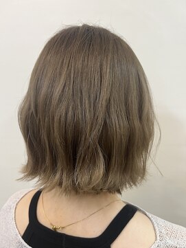 ティンク 横浜(Tink) ハイトーン×切りっぱなしボブ