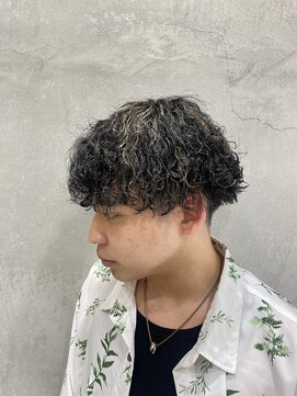 ウシワカマルエムティードット 富士宮店(USHIWAKAMARU MT.) 波巻きパーマメッシュ