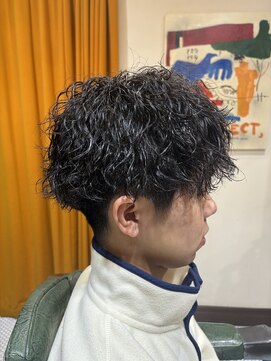 バーバー アカダマ 刈り上げツイストスパイラルパーマ