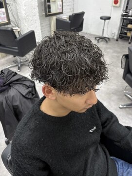メンズカット リア(Men’s cut riah) センターパートニュアンスパーマスパイラルパーマメンズパーマ