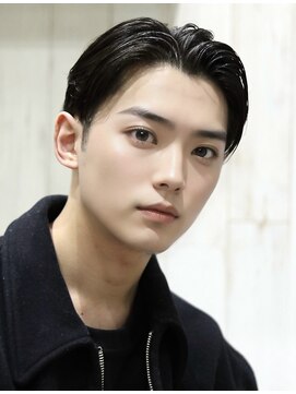 ヘアーアンドグルーミング ヨシザワインク(HAIR&GROOMING YOSHIZAWA Inc.) ツーブロックオールバック風センターパート