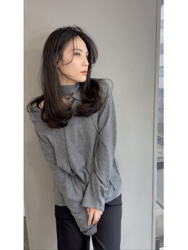 シア(sia) ナチュラルレイヤー20代女性30代女性大人のワンカラー心斎橋