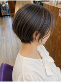 大人可愛い丸みショートボブ×極細ハイライトで透明感アップ