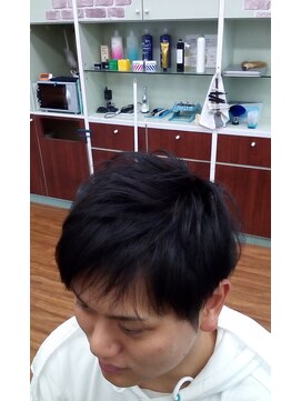 BBサロン ジーニック(Gnik) 耳だしメンズミディアム