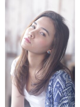 ジーナ 梅田(Zina) 【Zina 梅田】　フォギーベージュ×大人耳かけロング