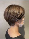 襟足ギリギリのひしがたショートボブ