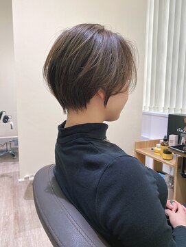 キートス(Kiitos) ○オリーブベージュ大人かわいい小顔ひし形ショートボブ