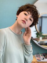 ベラ(Bella)&nbsp;大人可愛い外国人風癖毛ショートパーマ20代30代40代