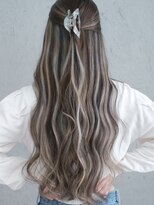 マリアナ(Mariana)&nbsp;ハイライトショートヘアレイヤーカットダブルカラー