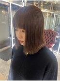 透明感ブラウンベージュ艶髪切りっぱなしボブ小顔ヘア