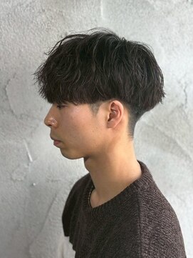 ニアウ 新宿(Niau) MEN’S/リバースセンターパート/ニュアンスパーマ/新宿