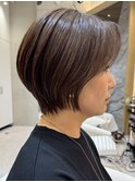 表参道白髪ぼかしハイライトウルフショートヘアグレージュ40代