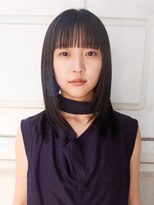 オーオ シカシカ(OOO YY) 大人モードでナチュラルなミディアムヘア/顔周りレイヤー