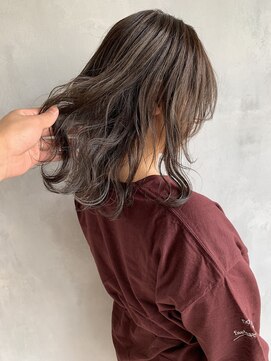 キチ(kichi.) [kichi.]赤みのないグレーベージュ