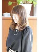 ソフトな質感なミディアムヘア