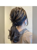 シュクルヘアー(Sucre Hair)&nbsp;カーキアッシュ★仕上げにポニーテール