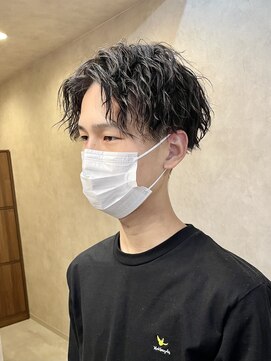 ルーム(.room.) センターパート/ツイストスパイラルパーマ