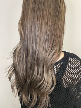 ラキ(Laki) ナチュラルハイライトベージュ