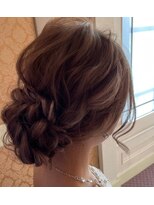 レアリー(Rarely)&nbsp;ルーズ系シニヨン