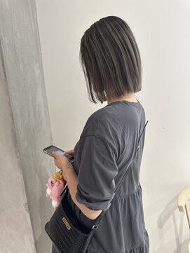 ヨーク(YOKE) YOKE 20代30代大人ボブ切りっぱなしボブミルクティーアッシュ