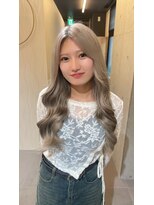 ルミエール(Lumiere)&nbsp;抜きっぱなし風ブロンド「レイヤースタイル」