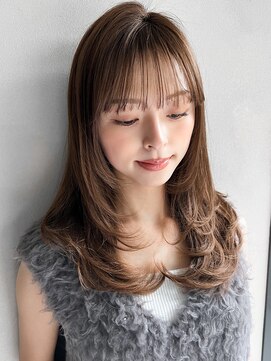 アグノス 青山(Agnos) 艶感くびれヘア大人可愛いこなれヘア小顔カット斜めバング