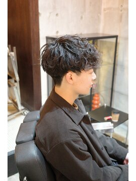 シャドウパーマ