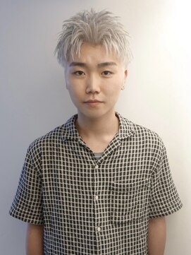 ゼスト リル 新宿(ZEST lill) アクティブショート/スパイキーショート/ホワイトカラー/新宿