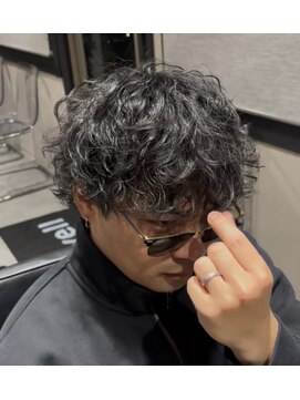 クヴェル(Kvell) 綾野剛風シャドウパーマ