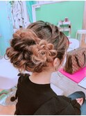 ワンポイントにお花で華やか☆アップスタイル