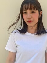 ヌース(NOUS)&nbsp;サラッと揺れるスリークヘア。ラフな感じでも女性らしさは残して