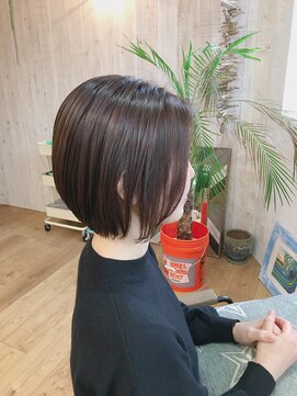 エイチ(eitcH) 大人ナチュラルショートボブ