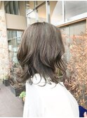 ミディアムレイヤー×カーキグレージュ
