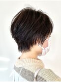 シュッとした毛先のショート