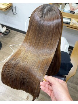 トリートメントA 高知店(treatment A) ブリーチ毛の方をトリートメントで艶髪に変身