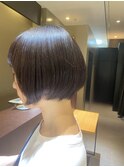 柔らかラインのショートボブ
