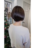 襟足スッキリの大人ショートボブ