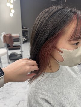 リノ 金山(Rino) デザインカラー/レイヤーカット/ウェットヘア/オリーブベージュ