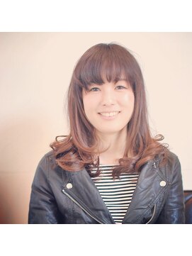 ユーヘン(uhem) やわらかなミディアム梨花風Style